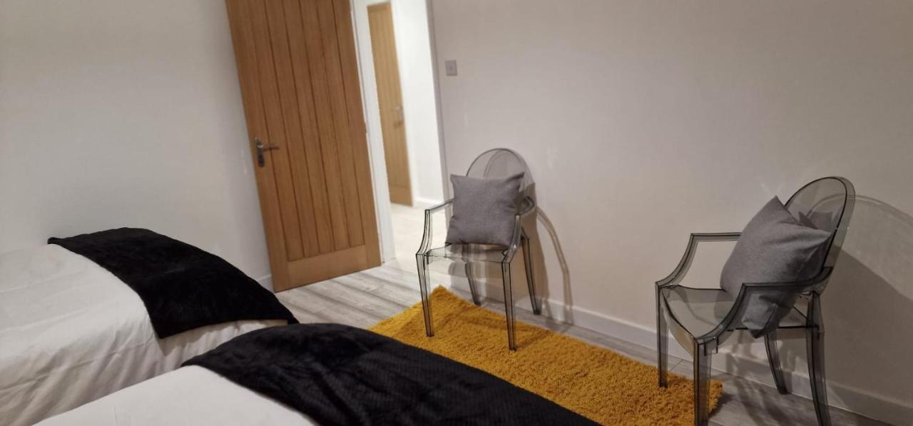Shm Stays Leicester. Newly Renovated!! 15 Min Drive From City Centre, University. 9 Min Drive To Leicester City Stadium, 5 Min Drive To M1 & M69. 2 Min Walk To Bus Stop. 外观 照片
