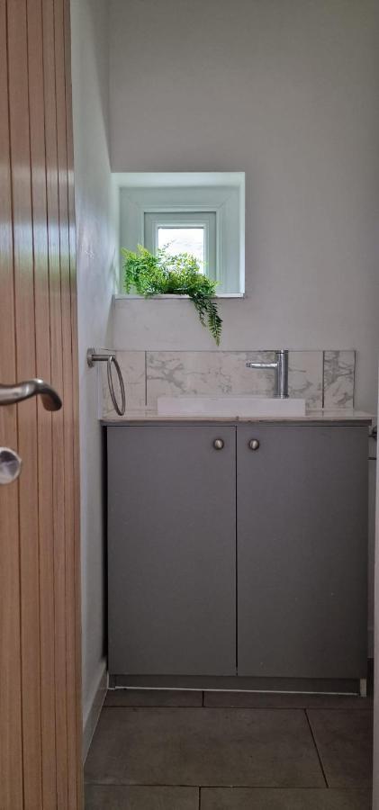 Shm Stays Leicester. Newly Renovated!! 15 Min Drive From City Centre, University. 9 Min Drive To Leicester City Stadium, 5 Min Drive To M1 & M69. 2 Min Walk To Bus Stop. 外观 照片