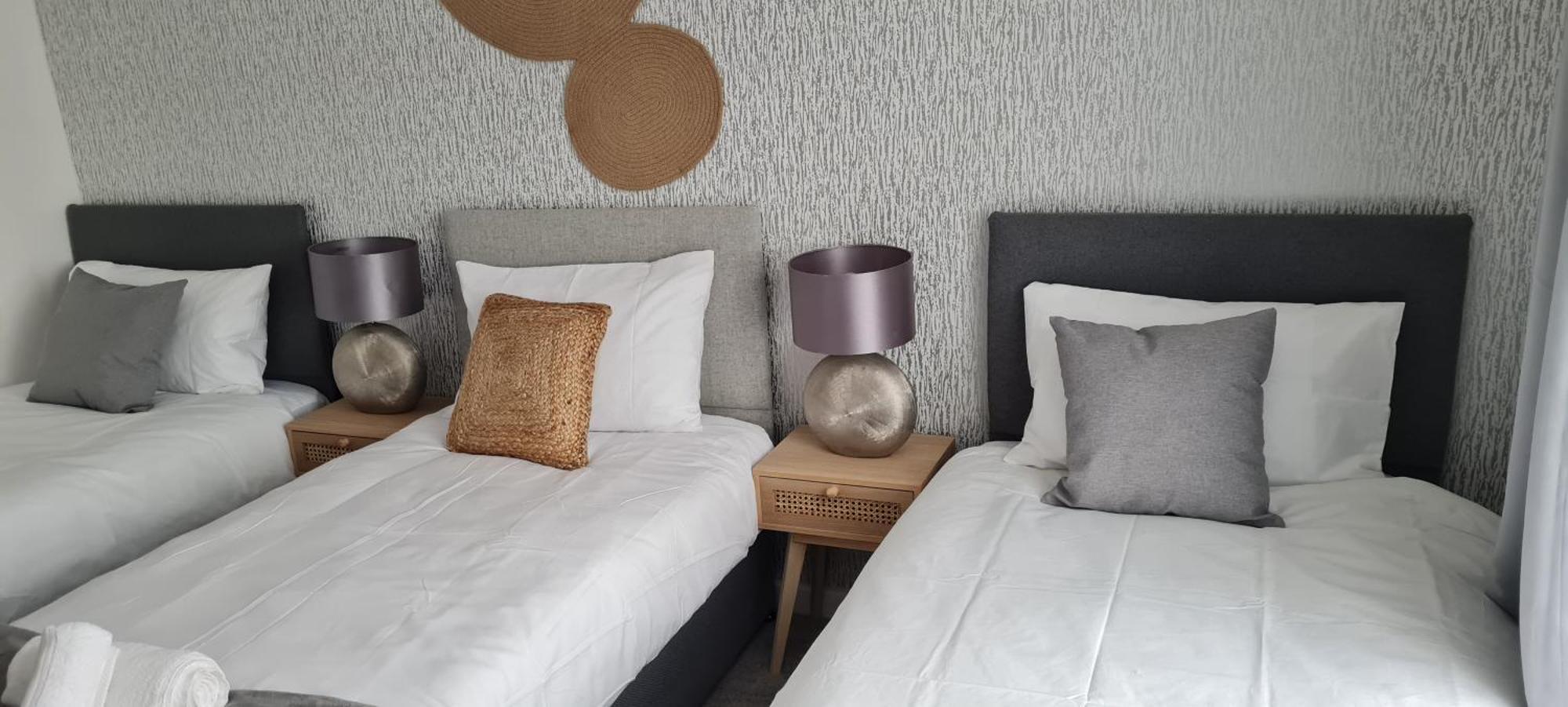 Shm Stays Leicester. Newly Renovated!! 15 Min Drive From City Centre, University. 9 Min Drive To Leicester City Stadium, 5 Min Drive To M1 & M69. 2 Min Walk To Bus Stop. 外观 照片