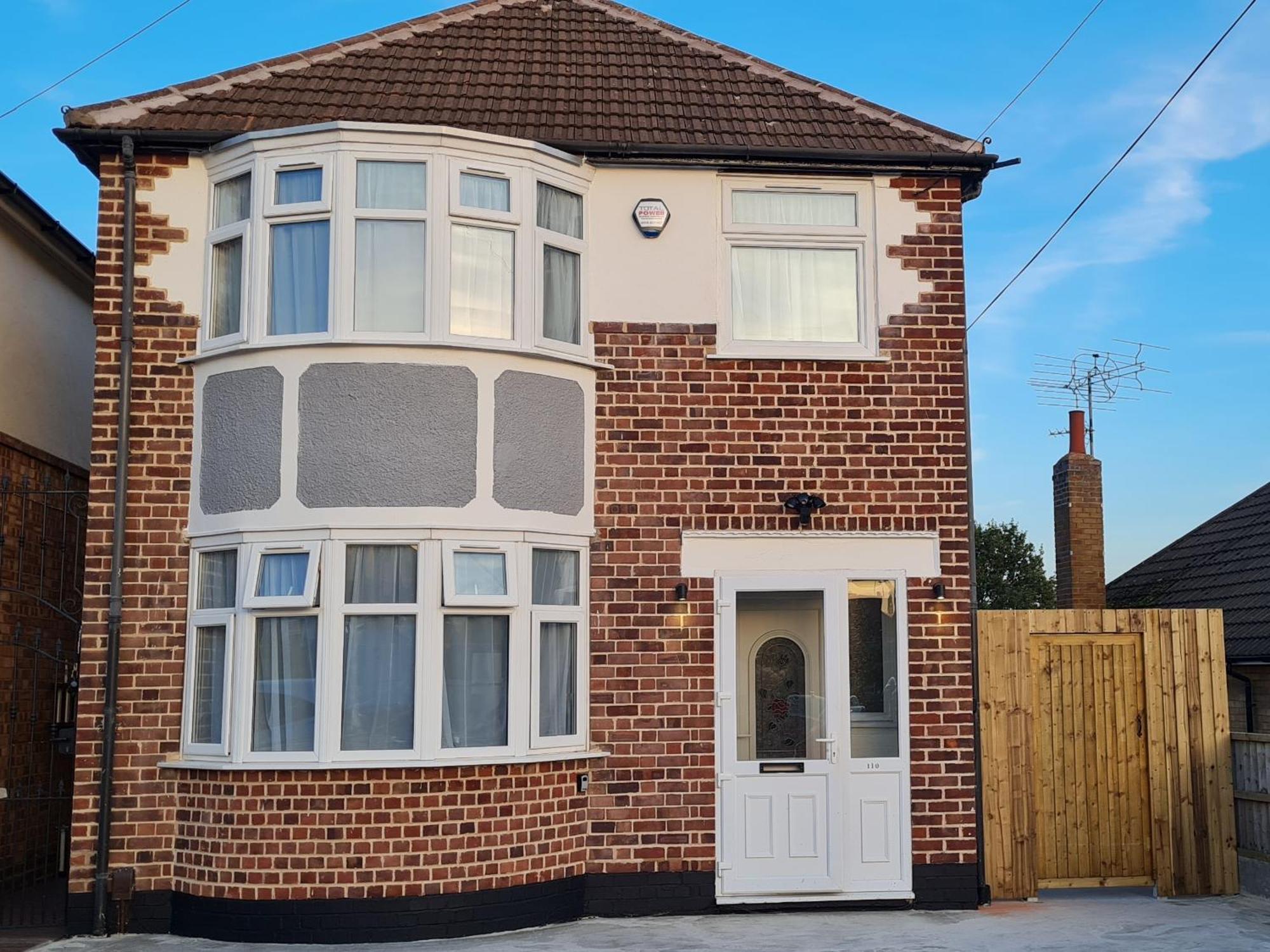 Shm Stays Leicester. Newly Renovated!! 15 Min Drive From City Centre, University. 9 Min Drive To Leicester City Stadium, 5 Min Drive To M1 & M69. 2 Min Walk To Bus Stop. 外观 照片